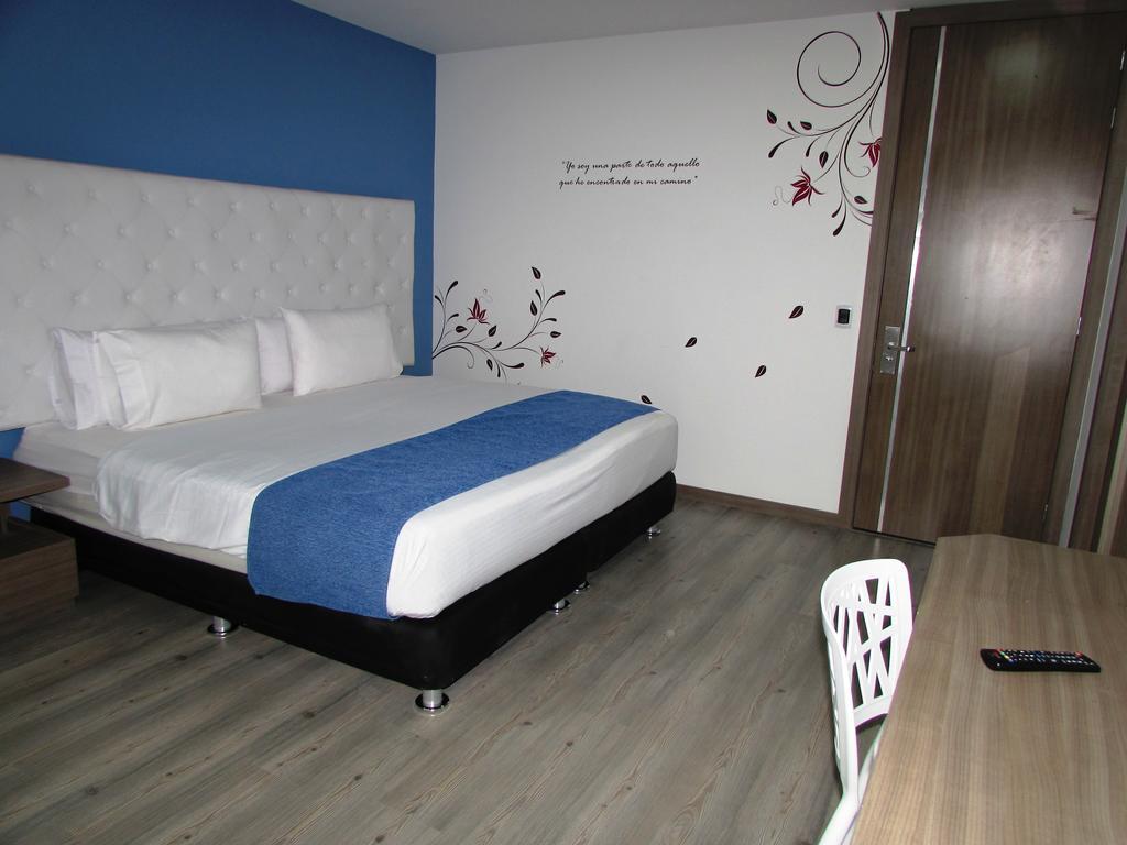 Aw Hotel Plaza Miranda Богота Номер фото
